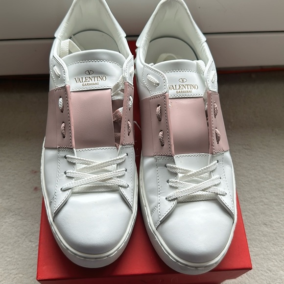 Valentino Garvani sneakers - Picture 1 of 7